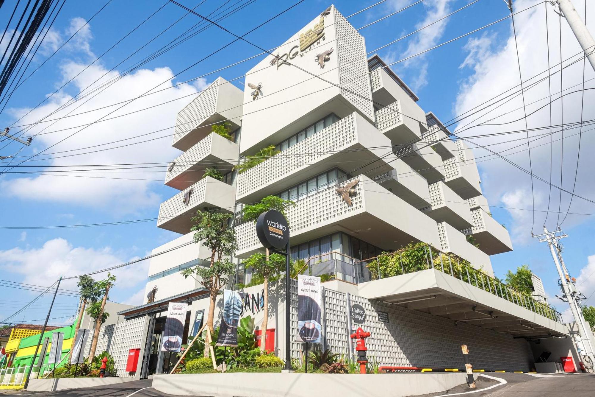 Sans Hotel Rg Living Jogja By Reddoorz Pakualaman Dış mekan fotoğraf