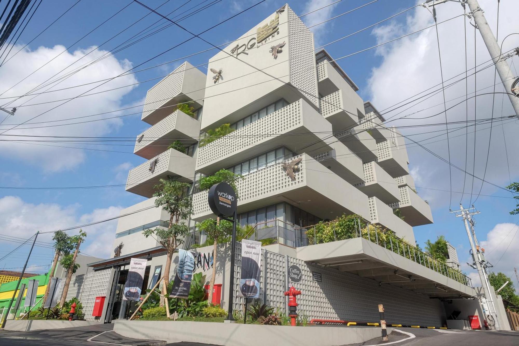Sans Hotel Rg Living Jogja By Reddoorz Pakualaman Dış mekan fotoğraf