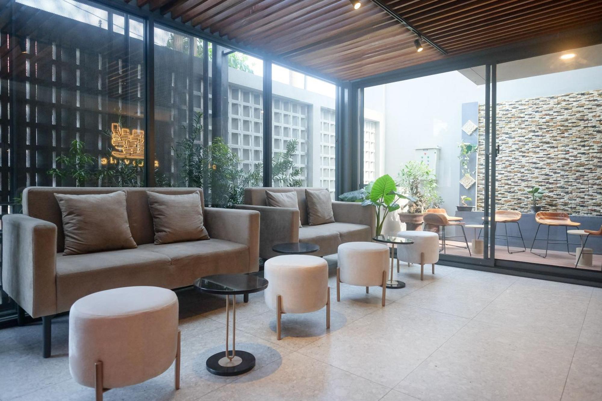 Sans Hotel Rg Living Jogja By Reddoorz Pakualaman Dış mekan fotoğraf