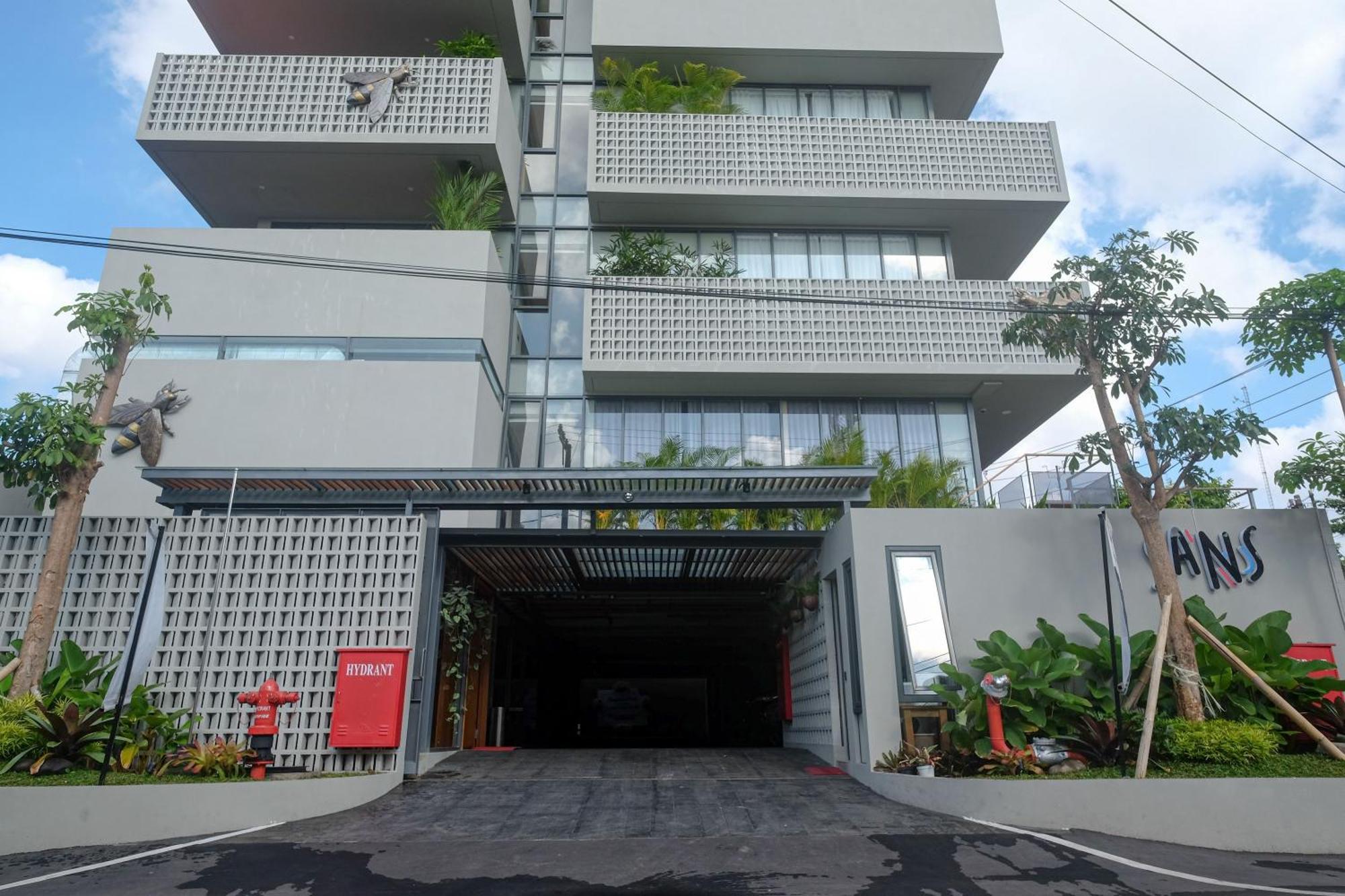 Sans Hotel Rg Living Jogja By Reddoorz Pakualaman Dış mekan fotoğraf