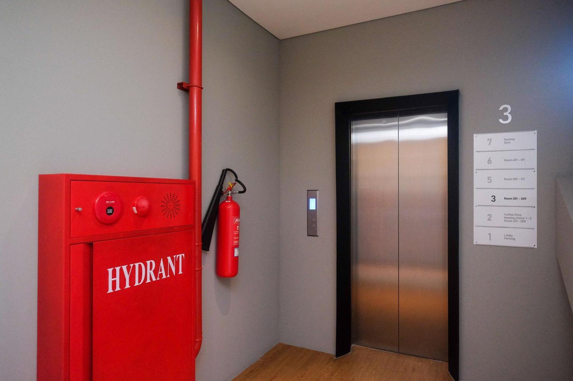 Sans Hotel Rg Living Jogja By Reddoorz Pakualaman Dış mekan fotoğraf