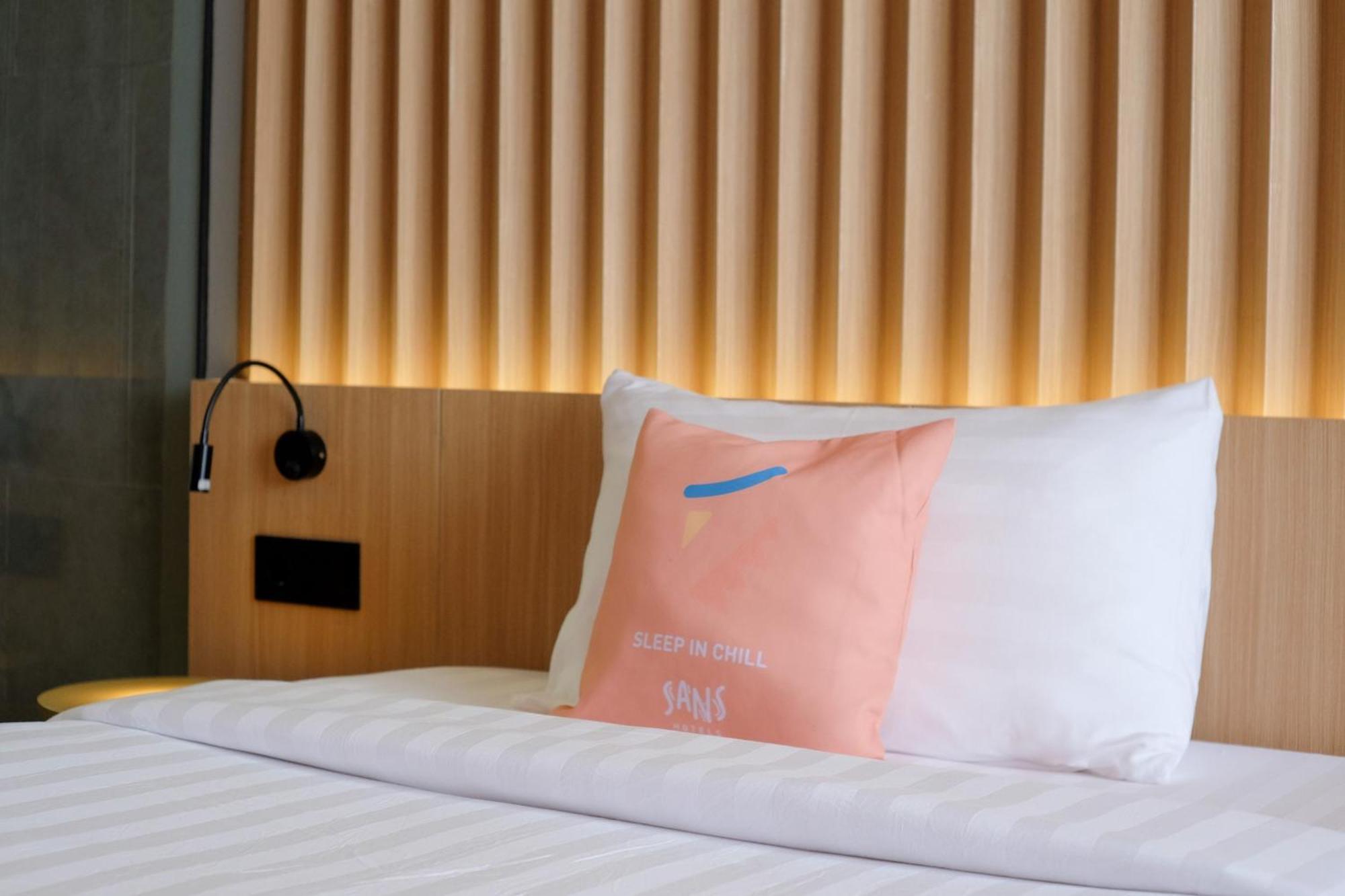 Sans Hotel Rg Living Jogja By Reddoorz Pakualaman Dış mekan fotoğraf