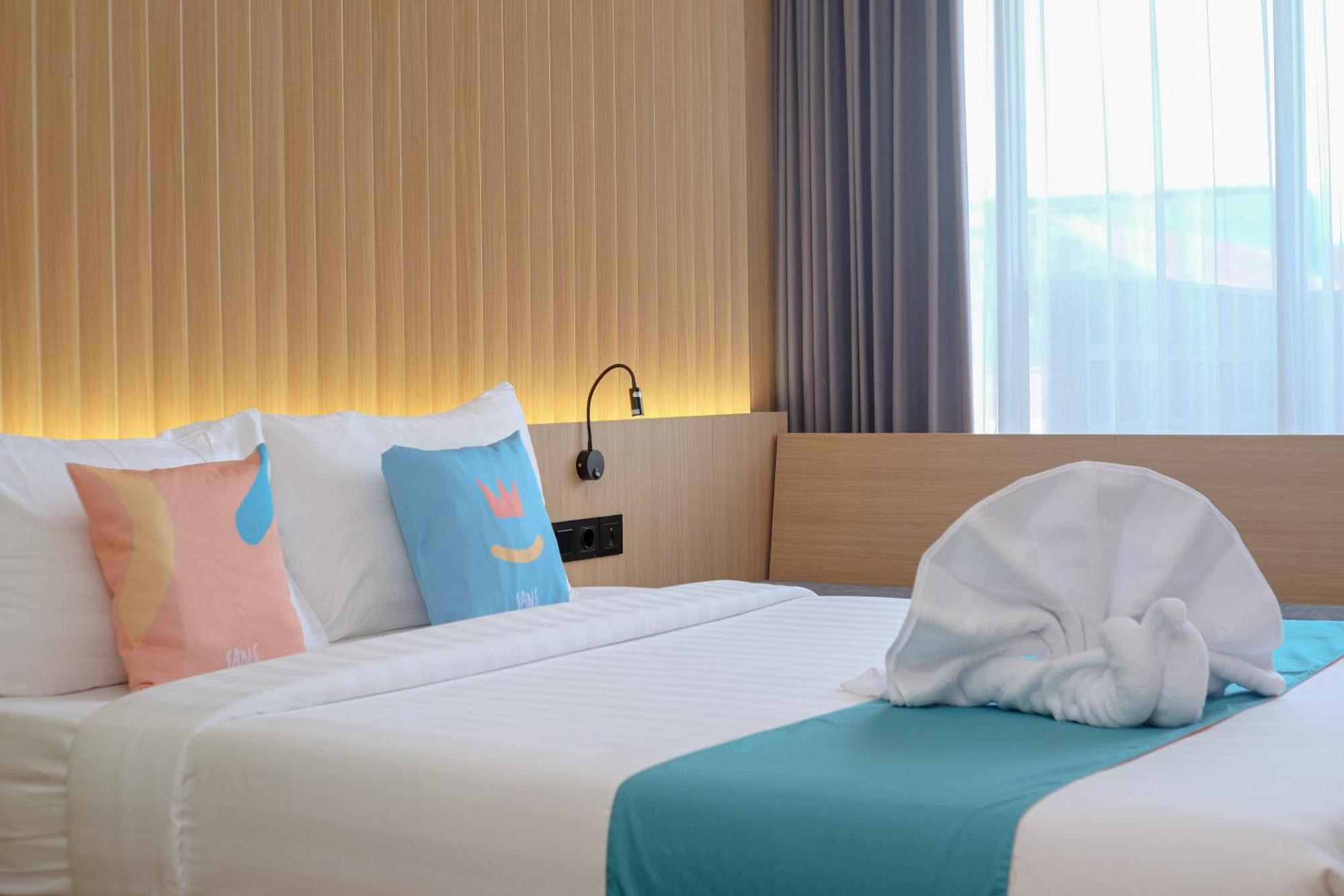 Sans Hotel Rg Living Jogja By Reddoorz Pakualaman Dış mekan fotoğraf