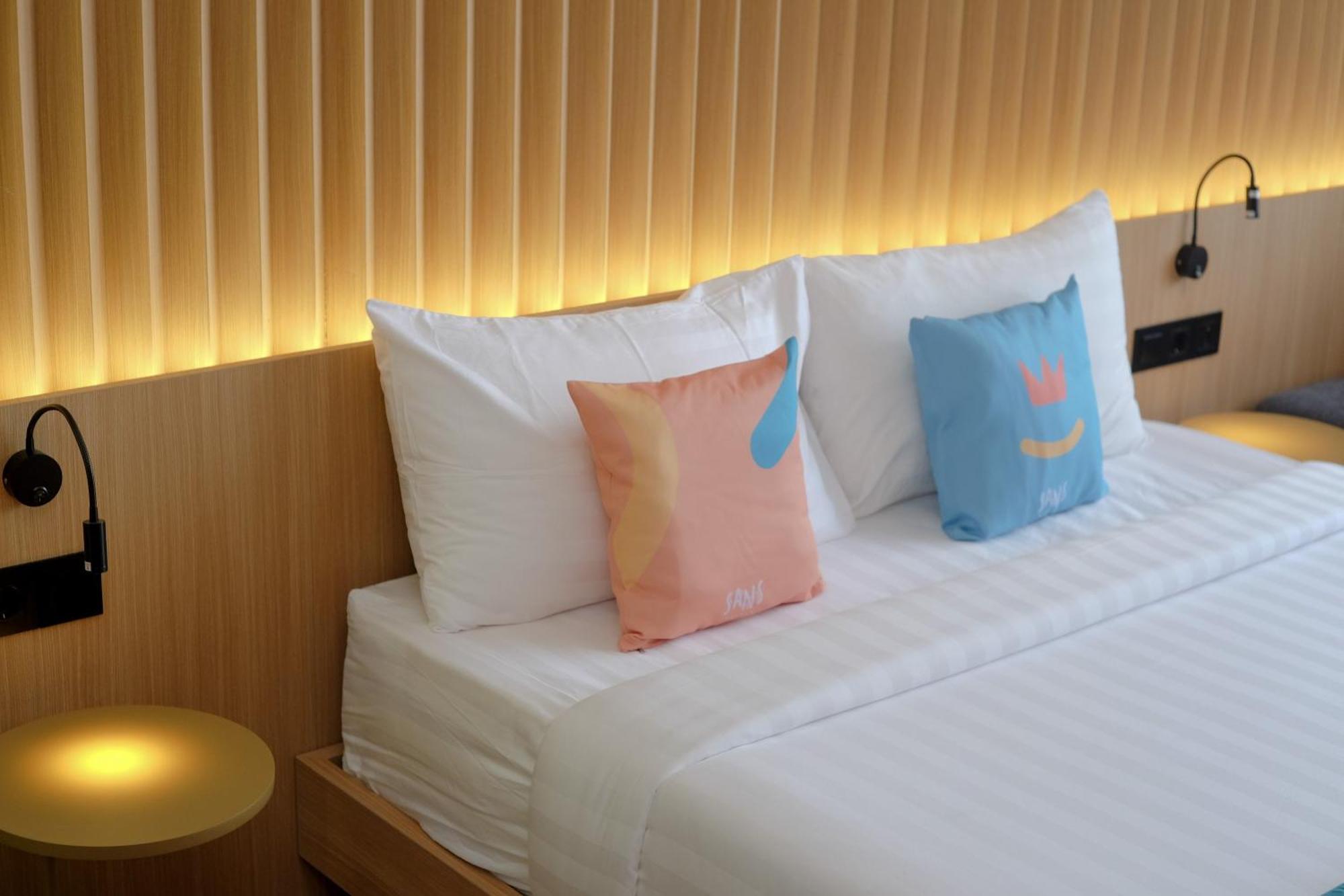 Sans Hotel Rg Living Jogja By Reddoorz Pakualaman Dış mekan fotoğraf