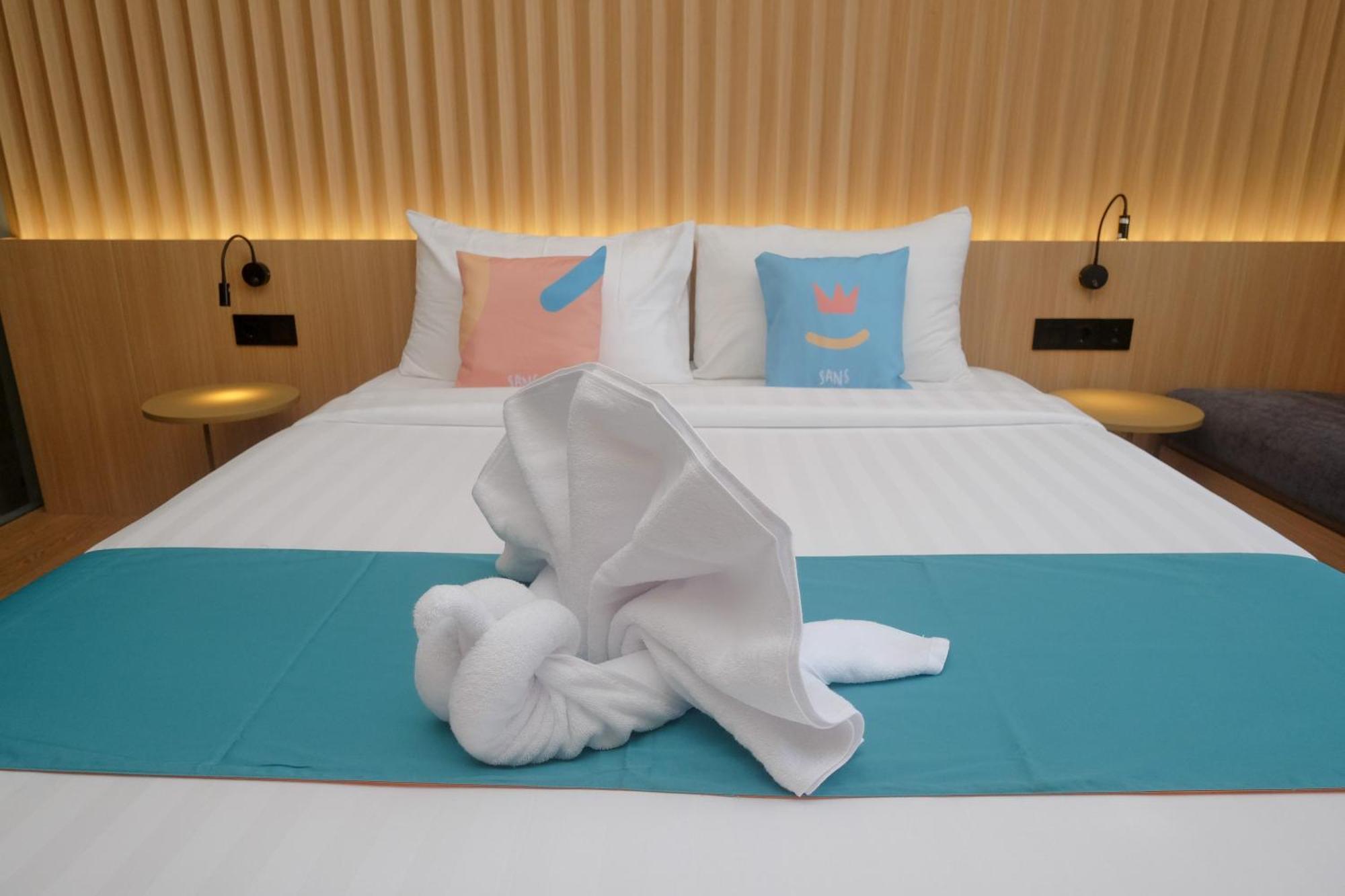 Sans Hotel Rg Living Jogja By Reddoorz Pakualaman Dış mekan fotoğraf